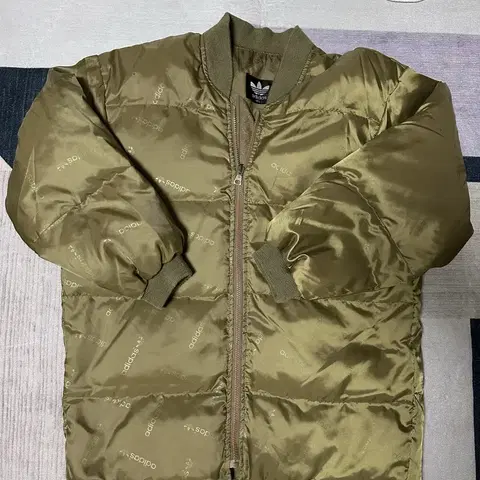 아디다스 90년대 거위털 패딩