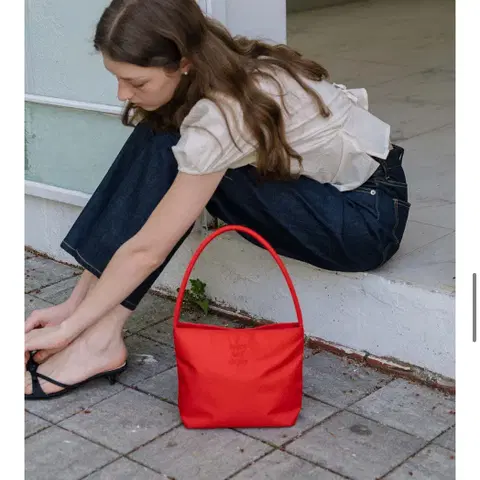 무쿠앤에보니 Nearest Bag 빨강 미니백 가방 출근 여행 하객룩