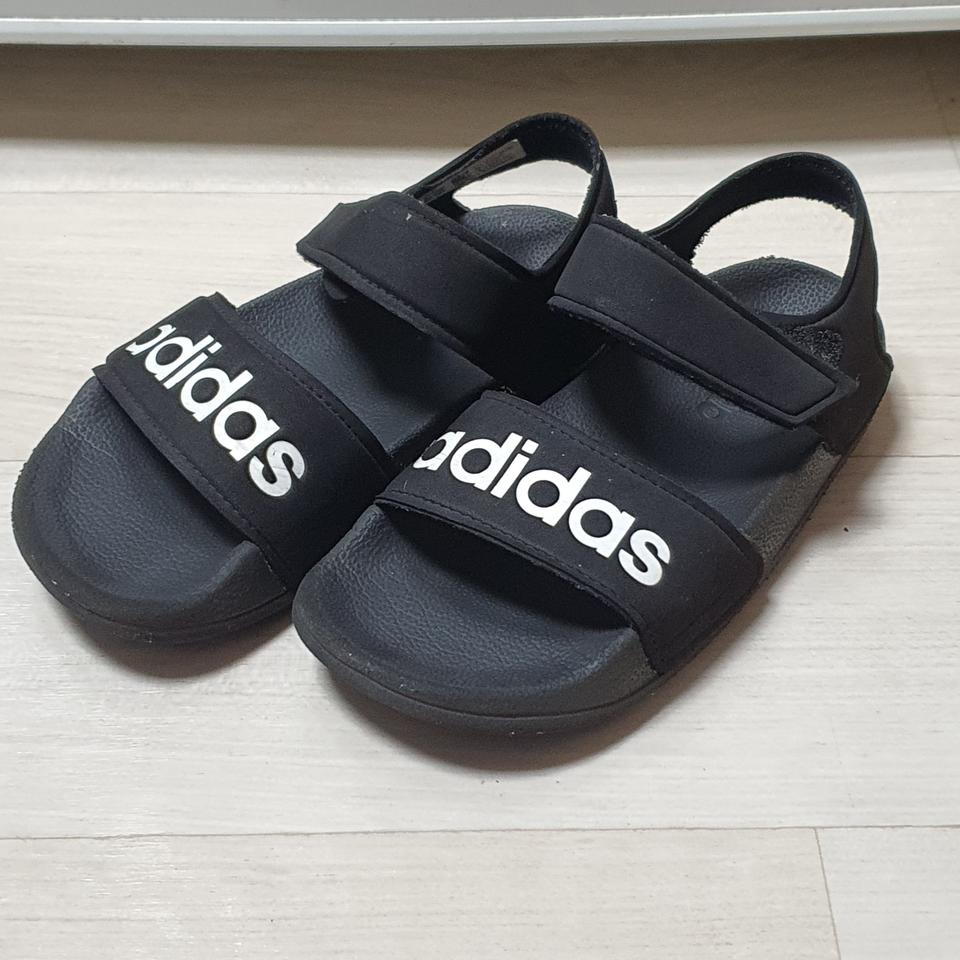 아디다스 키즈 샌들 180-190사이즈