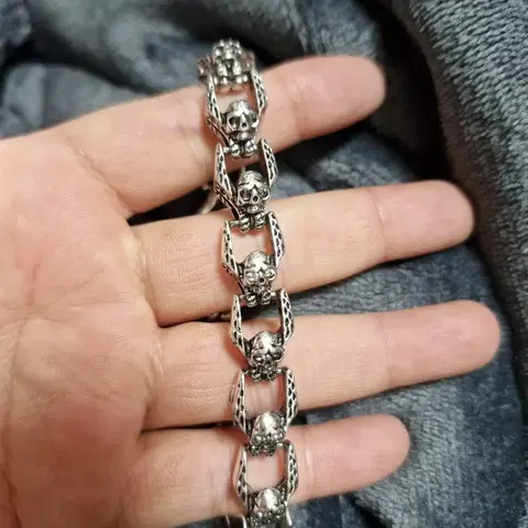 고스 펑크 레트로 묵직한 해골 팔찌 새상품