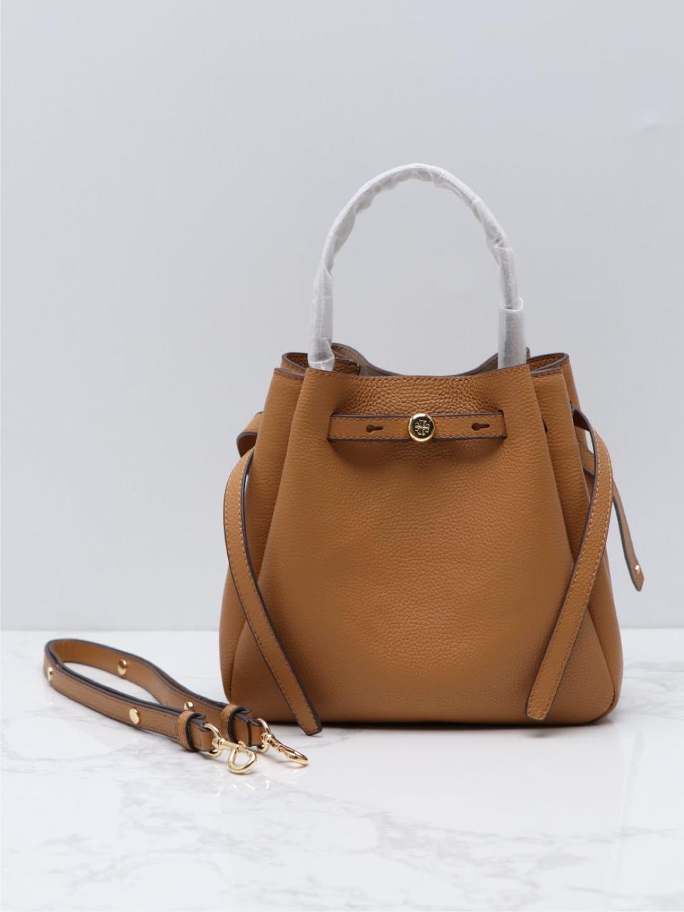 토리버치 로미 버킷백 166982