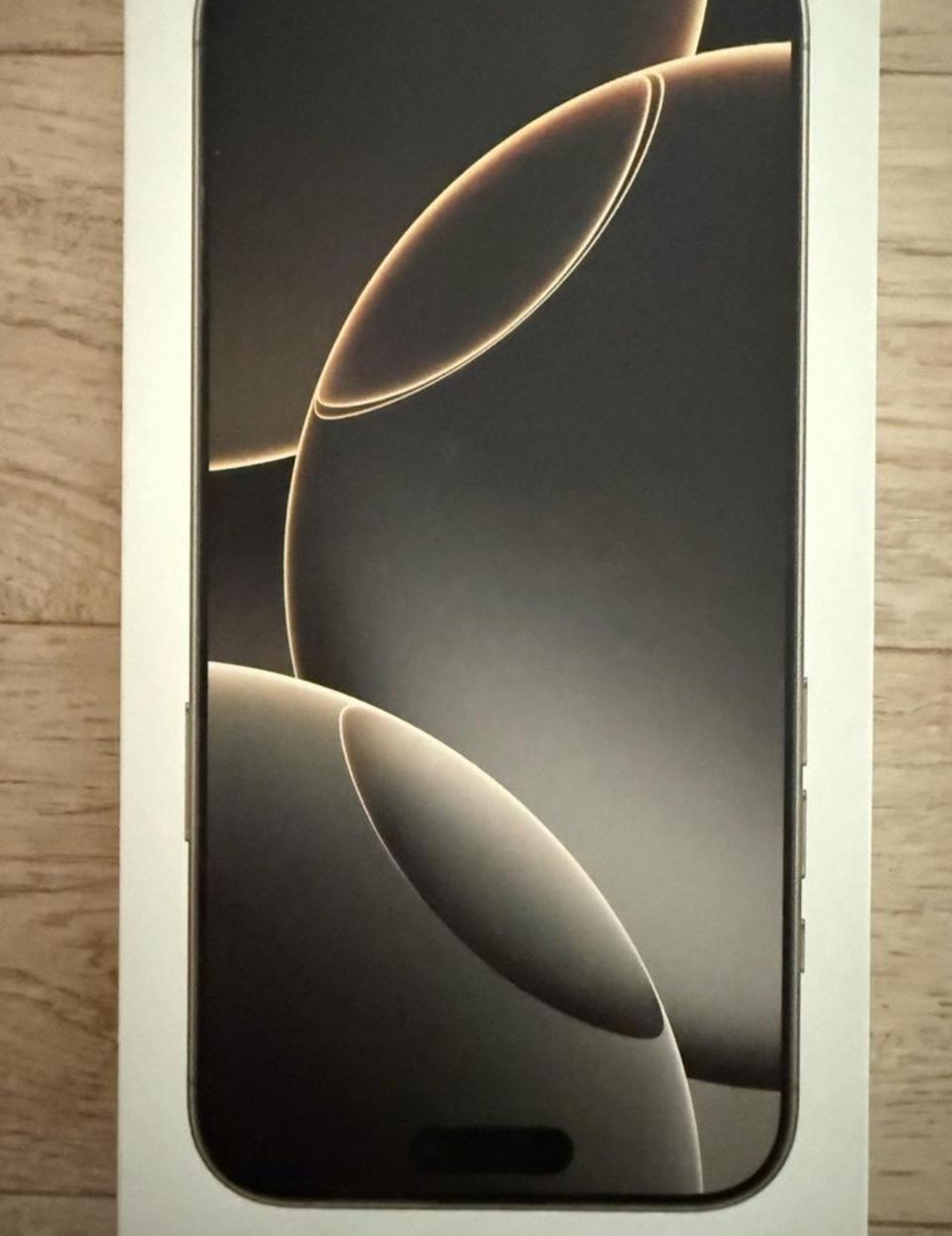 아이폰16프로맥스 256 내추럴티타늄단순개봉자급제