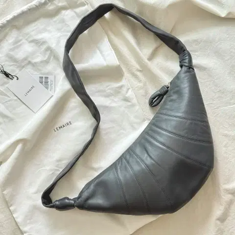 르메르 크루아상 범백 미디움 아스팔트