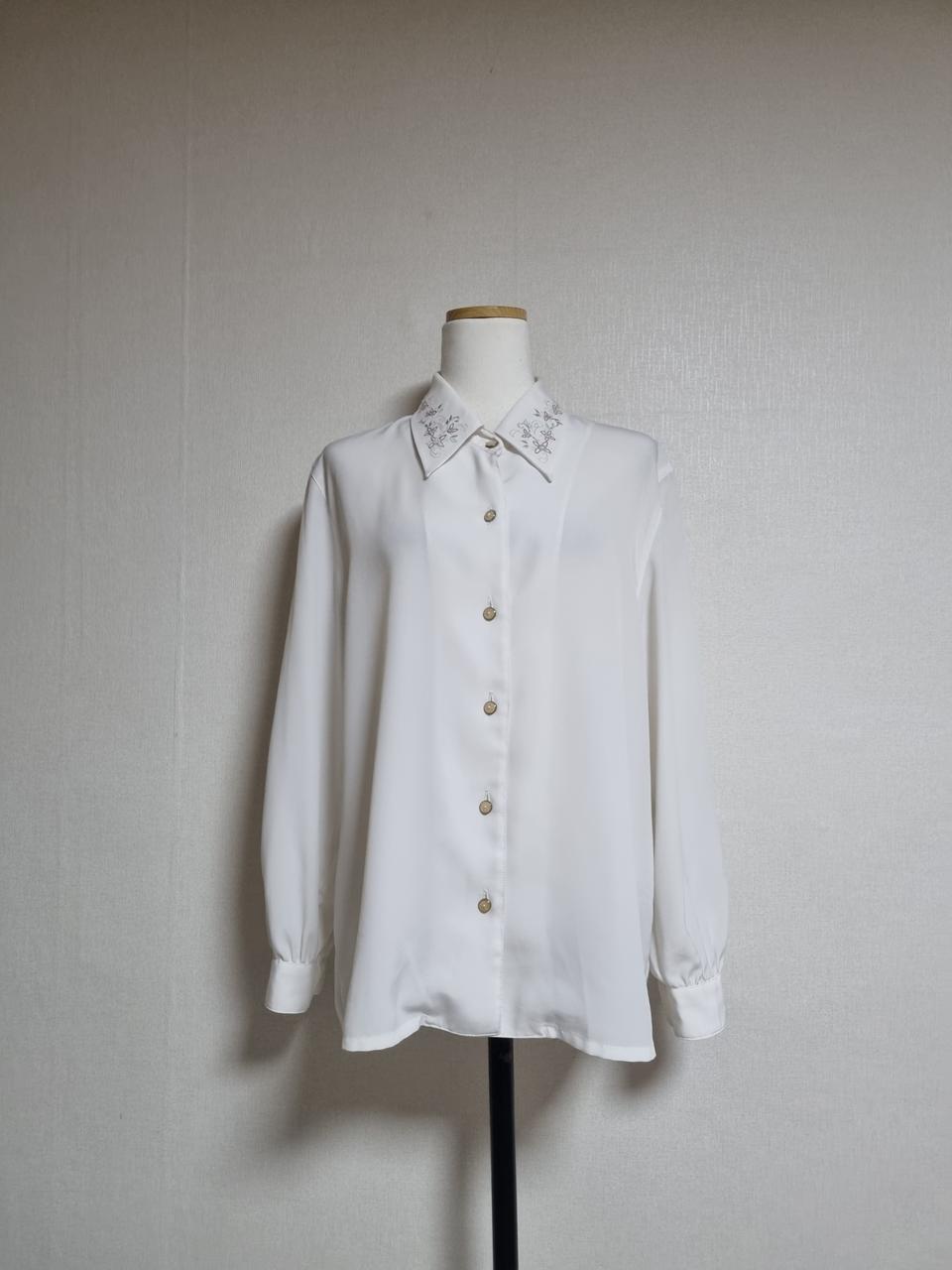 BL355 꽃자수카라블라우스