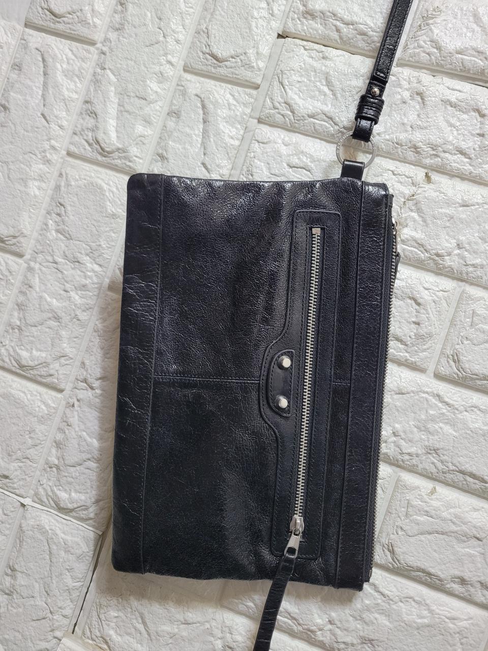 발렌시아가 클러치백