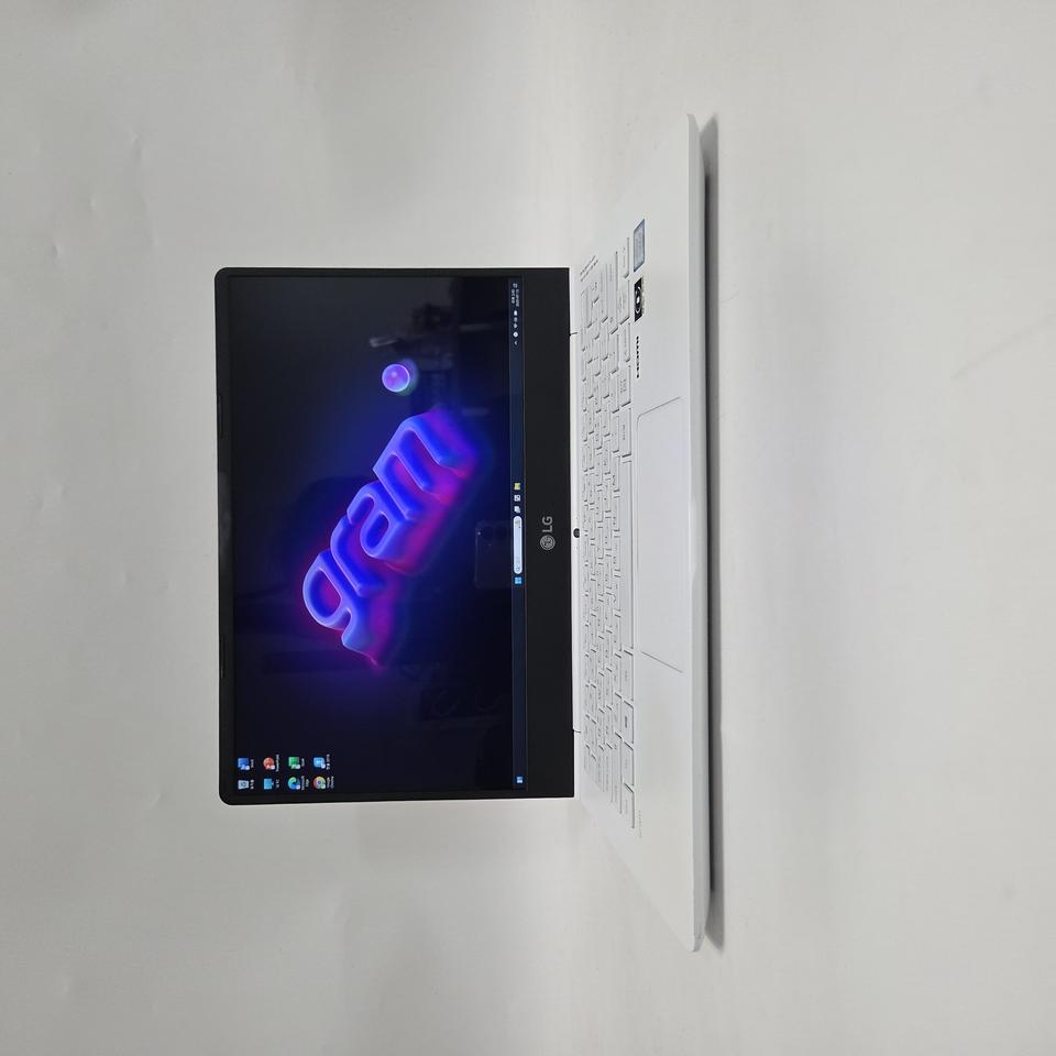 엘지 노트북 i5 가벼움의끝/920g/그램/gram