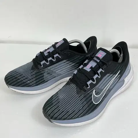 나이키 윈플로 9 러닝화 275
