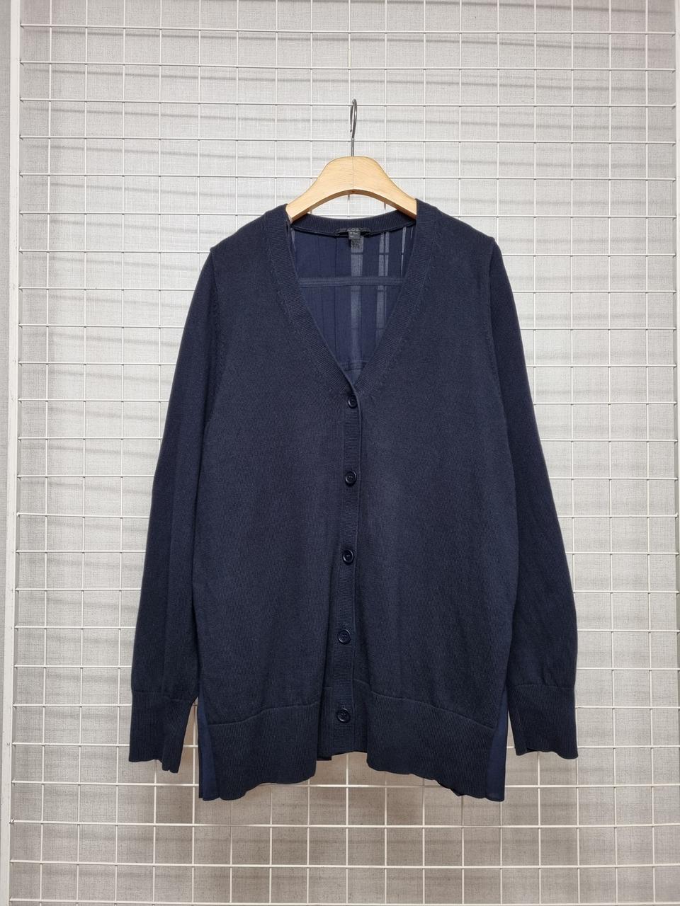 COS 코스 니트가디건 (네이비)