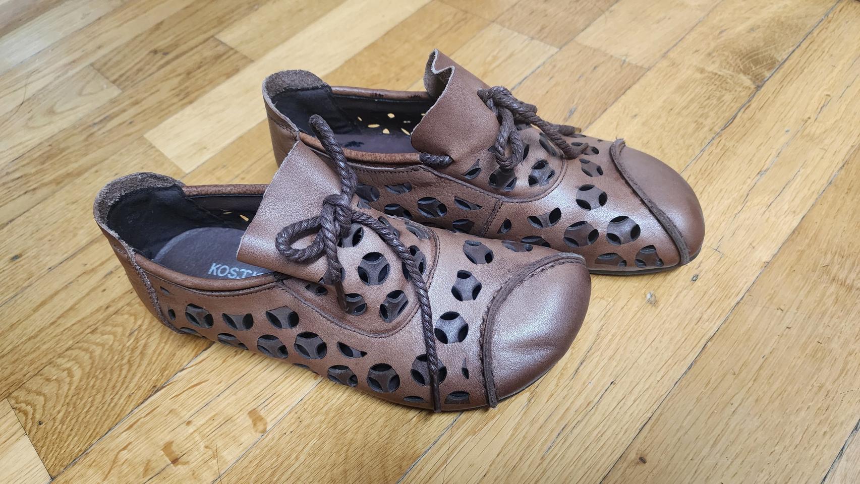 가죽 펀칭 플랫슈즈 브라운 245