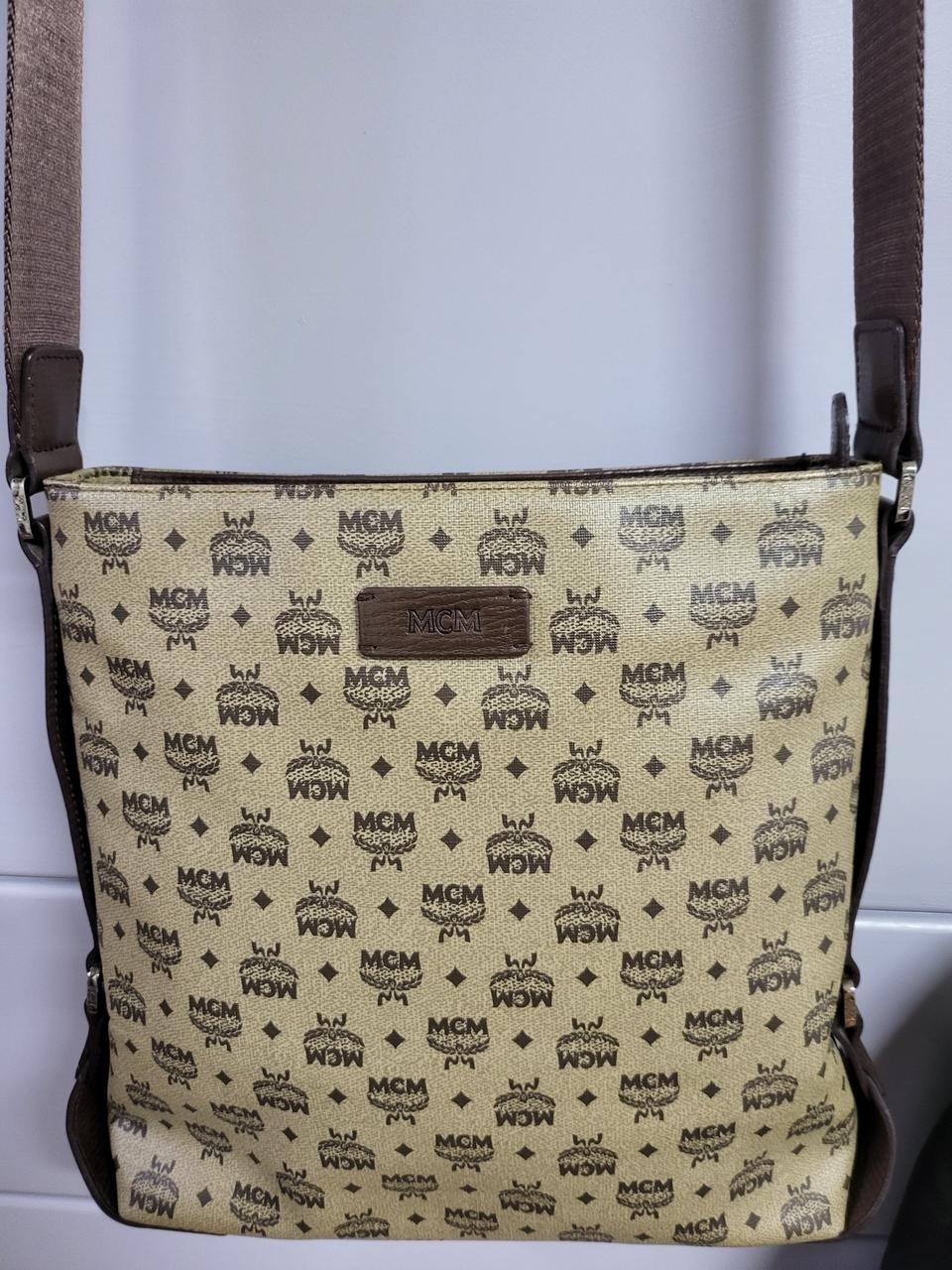 MCM정품 크로스백 신품급