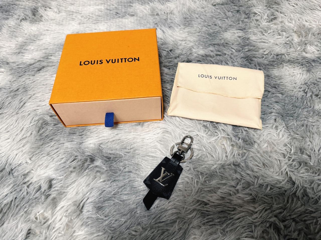 루이비통 클로셰 클레 백참 & 키홀더 정품 풀박