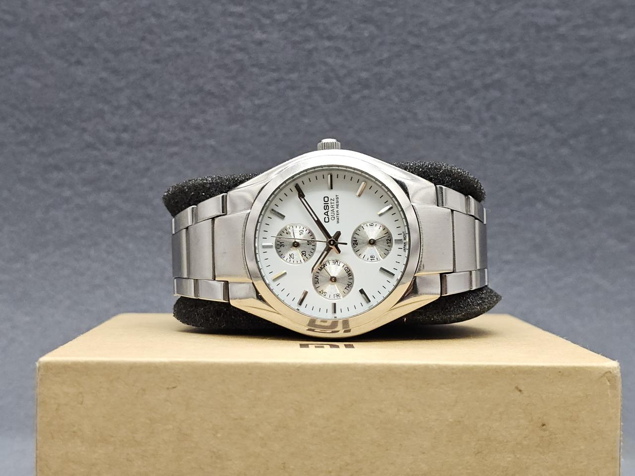 카시오 메탈 손목시계