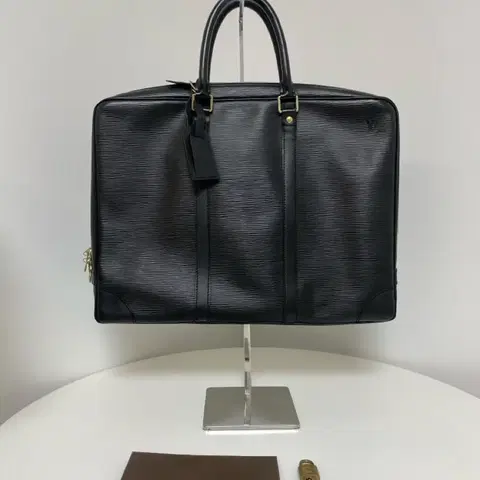루이비통 M54472 에피 포르트 도큐먼 브리프케이스 서류가방