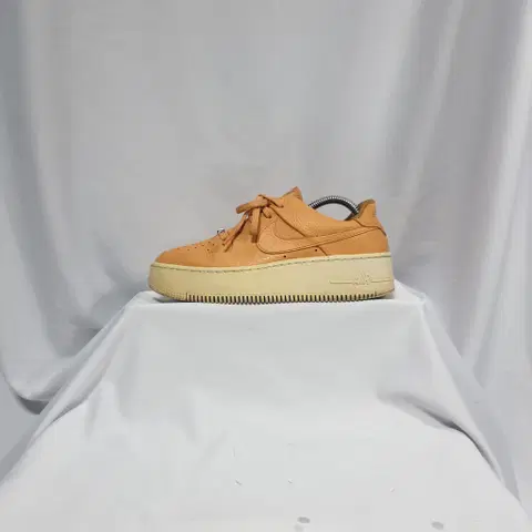 빈티지하서 235 나이키 에어 포스 1 세이지 로우 스니커즈