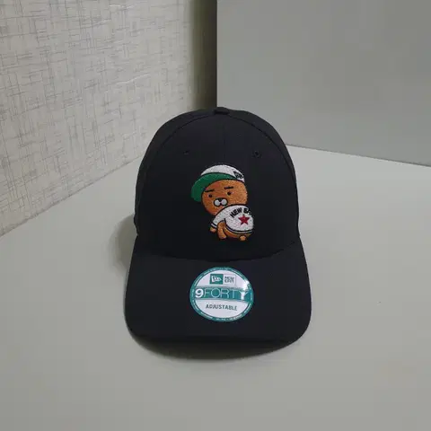 새제품) 뉴에라 X 카카오프렌즈 콜라보 한정판 라이언 블랙 볼캡 희귀