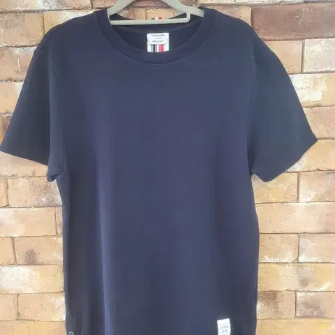 톰브라운 백삼선 반팔티셔츠