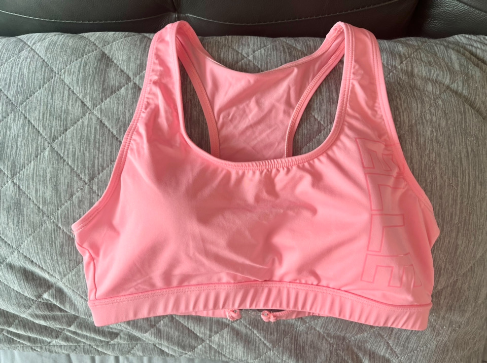 엘르 수영브라(95)