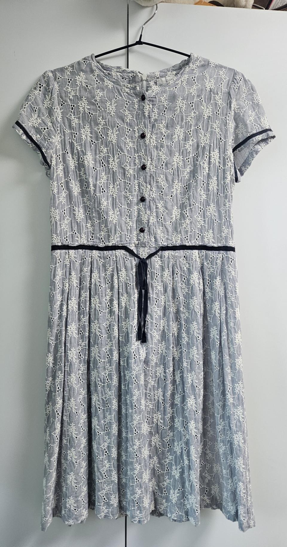 비꼴리끄 펀칭원피스