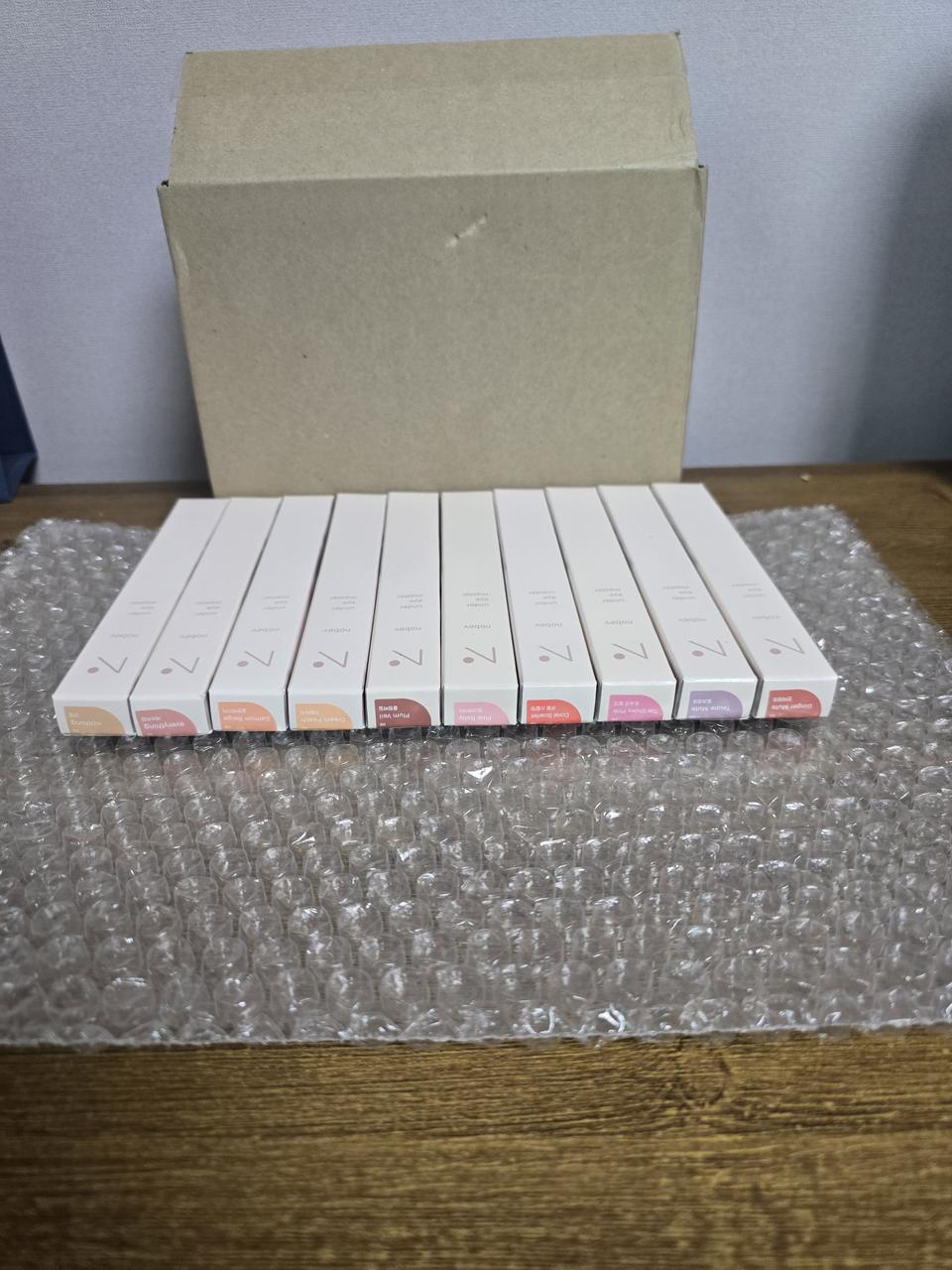 노베브 언더 아이 마스터 새 상품 판매합니다.