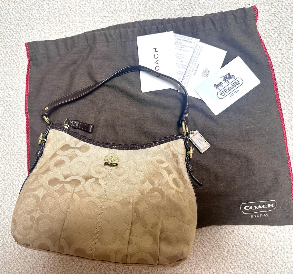 코치 시그니처 숄더백