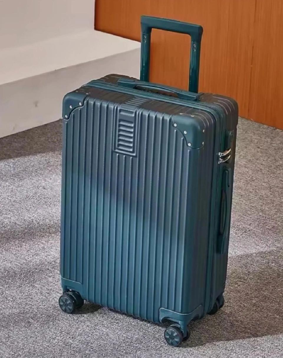 (미개봉 새제품) 캐리어 알루미늄 여행가방 28인치 다크그린 블랙 그레이