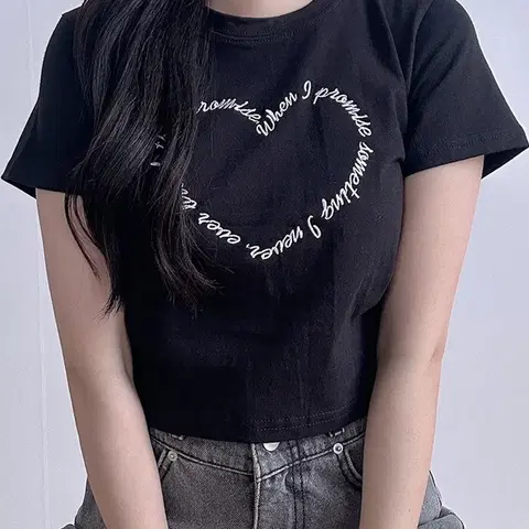 여자 블랙 하트 크롭 반팔티셔츠 에이블리 교신가능