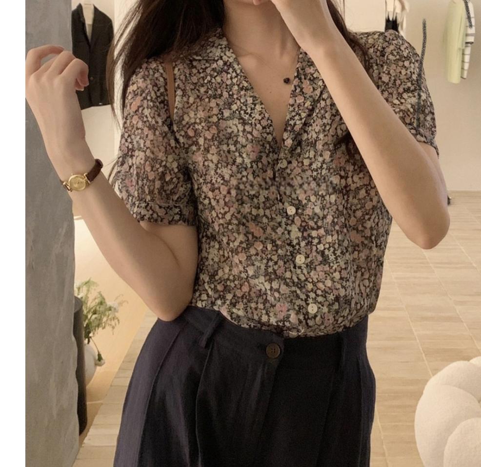 꽃무늬 블라우스