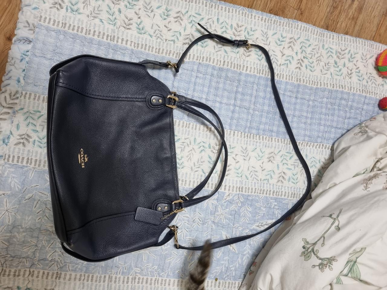 코치토트겸크로스백