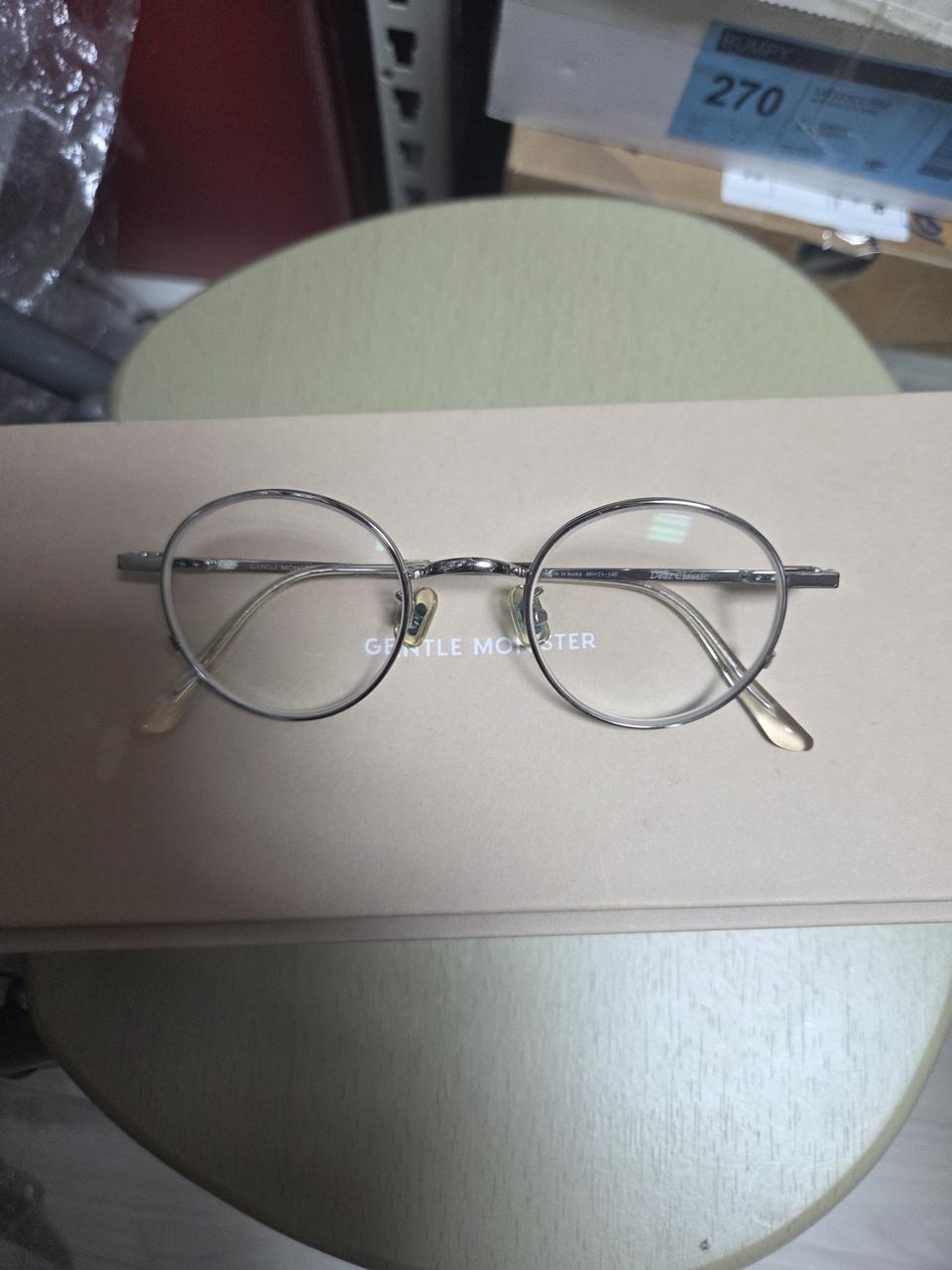 젠틀몬스터 정품 디어클래식 안경테 실버 풀박스