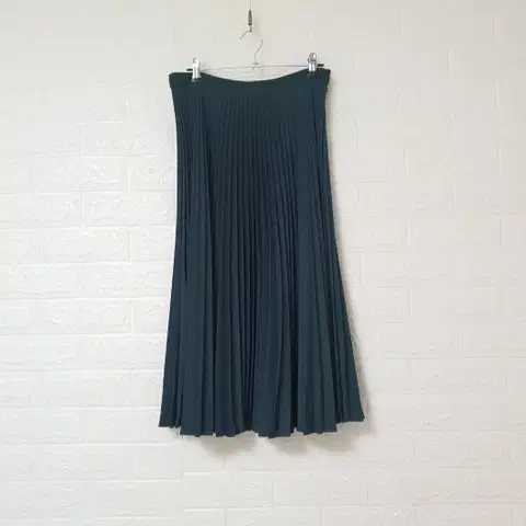 아떼바네사부르노 플리츠 스커트 사이즈 36
