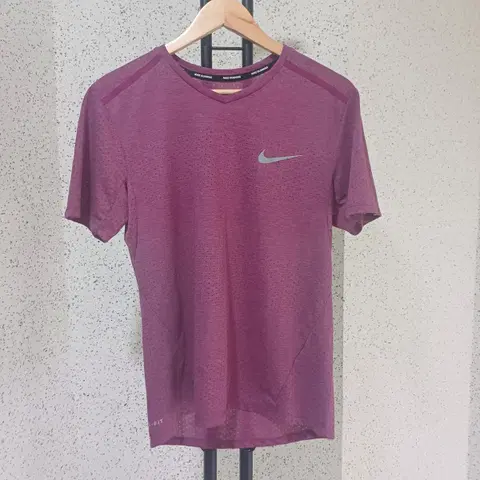 여성) 나이키 러닝 드라이핏 기능성 반팔 티셔츠 95(M)