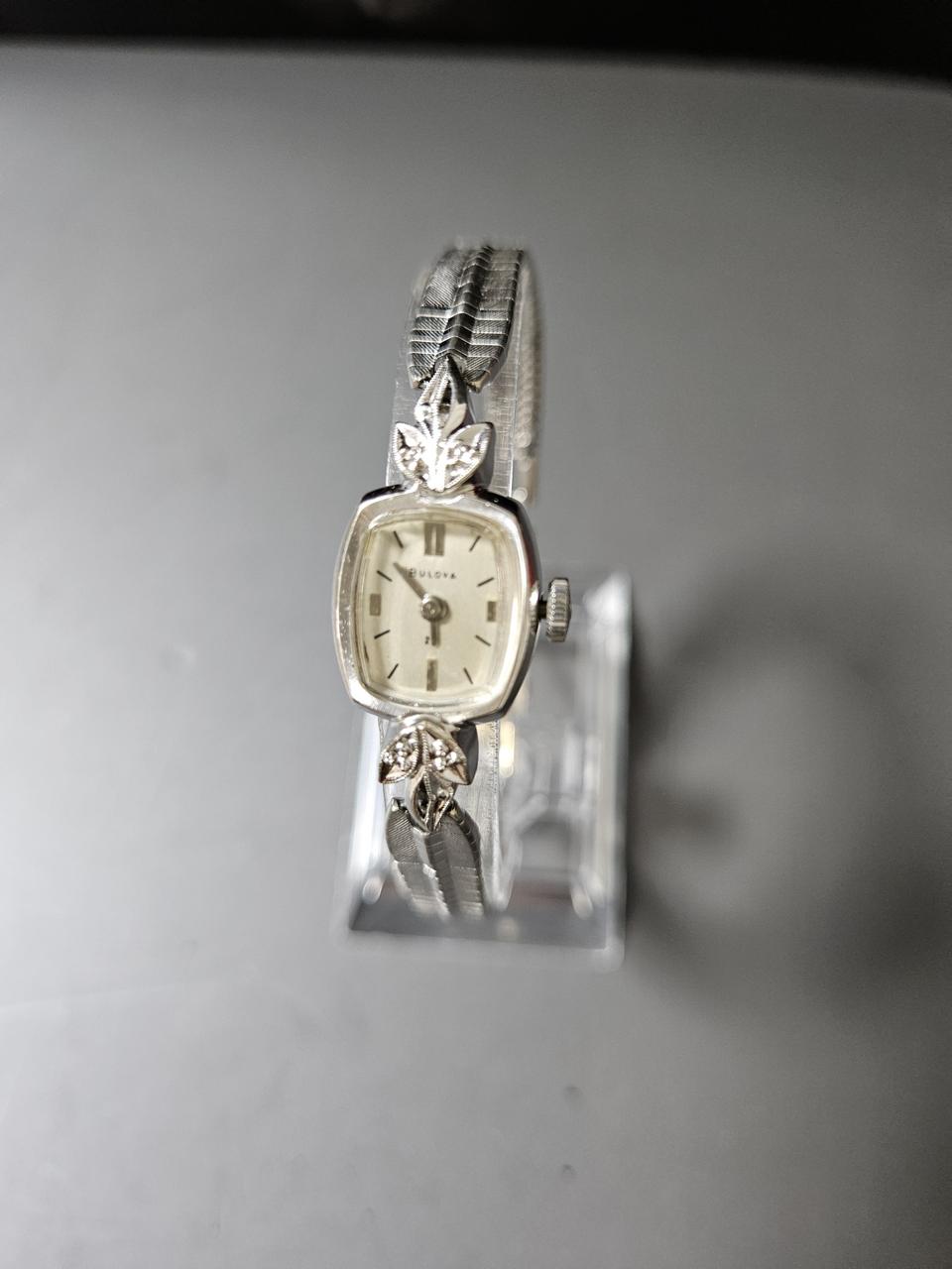 빈티지 부로바 여성용 수동태엽 은장메탈 시계/SWISS
