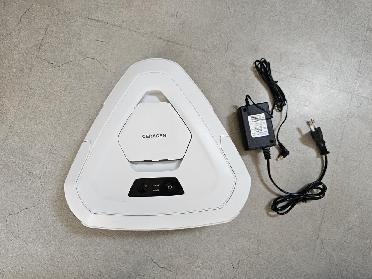 세라봇 구형 로봇 청소기 (배터리 충전이 안 됨 AS 필요)