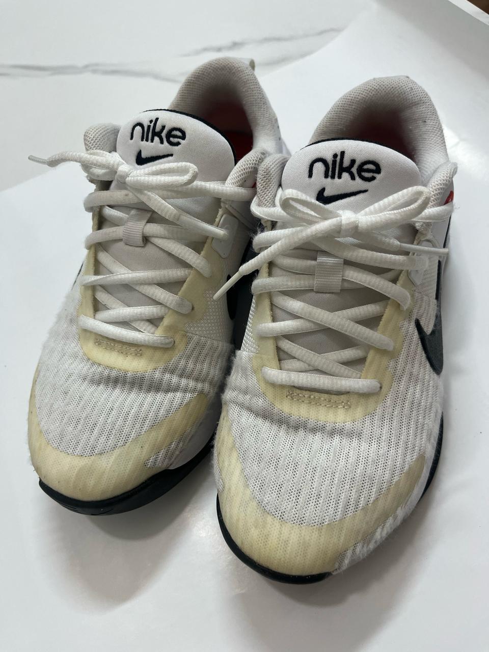 나이키 우먼스 줌벨라6 235 택포 12,000원