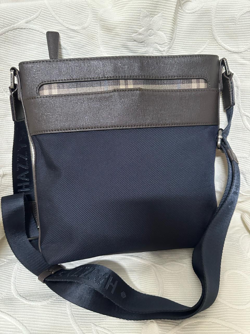 남성 헤지스 크로스백 상태무난해요