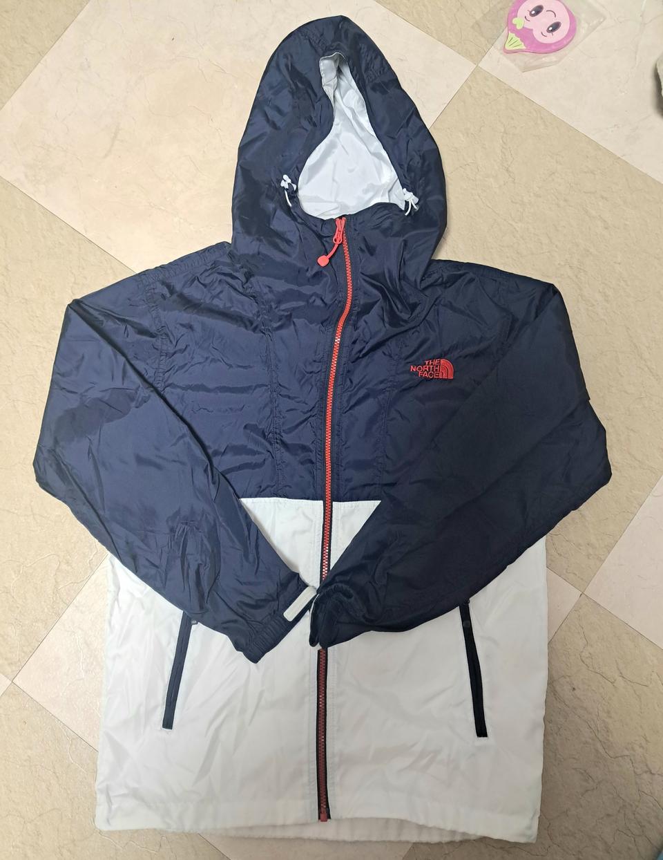 노스페이스 바람막이(S)