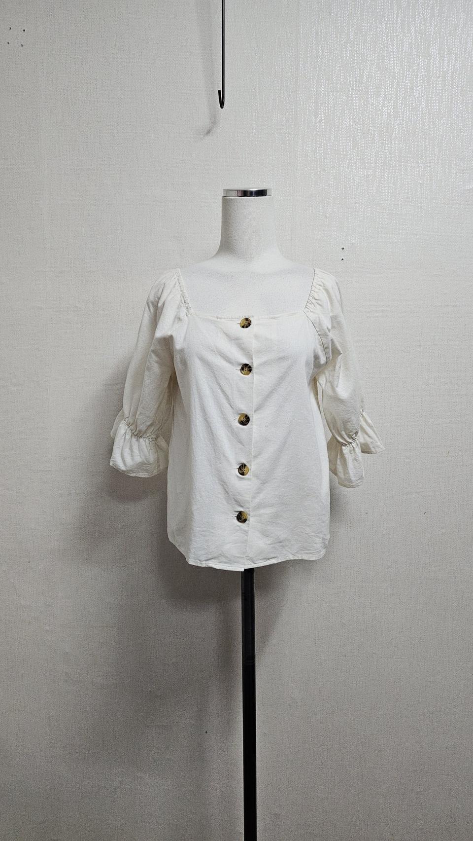 일본수입 NICE CLAUP 나이스클랍 광복아이보리 크롭블라우스 오프숄더