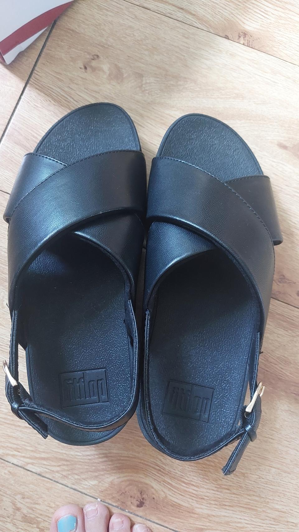 핏플랍 크로스샌들. 225. US5. 새상품