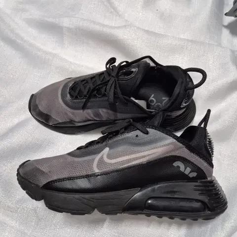 나이키 에어 맥스 2090 남성 280