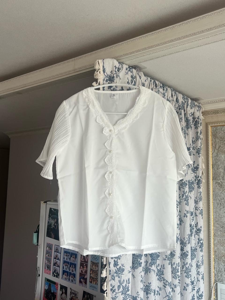레이스 블라우스 (미사용 새제품)