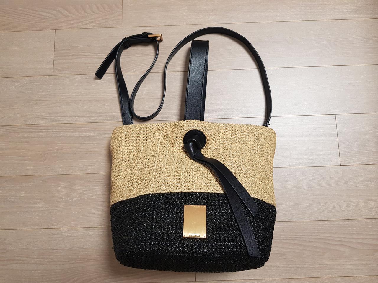 쿠론 가죽배색 투톤 라피아백(택포)