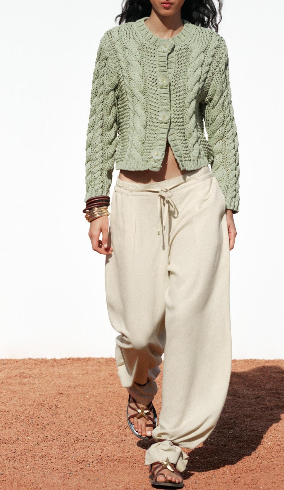 자라 플라워 버튼 니트(정가89900)