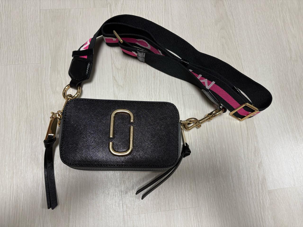 마크제이콥스 카메라백 블랙