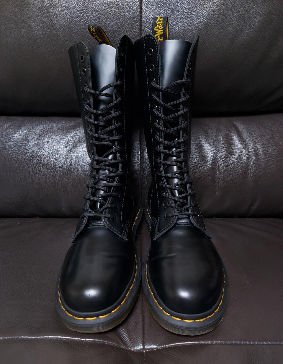 닥터마틴 공용 1914 스무스 14홀 레더 하이부츠(250~255mm)