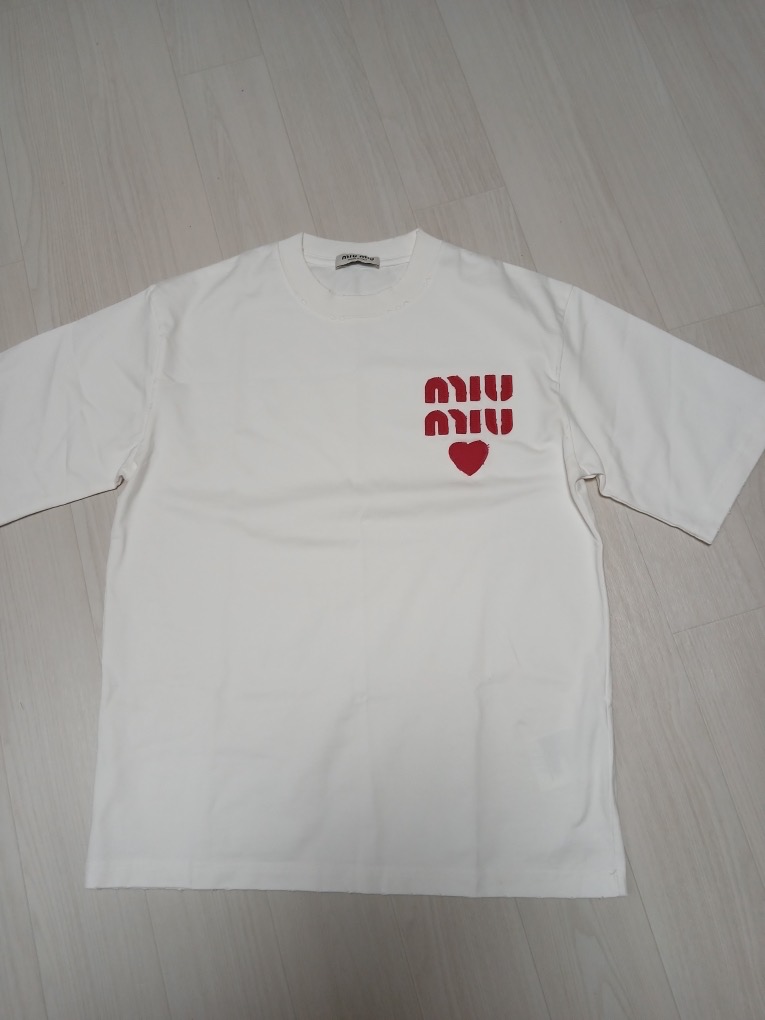 미우미우 남여공용 반팔티