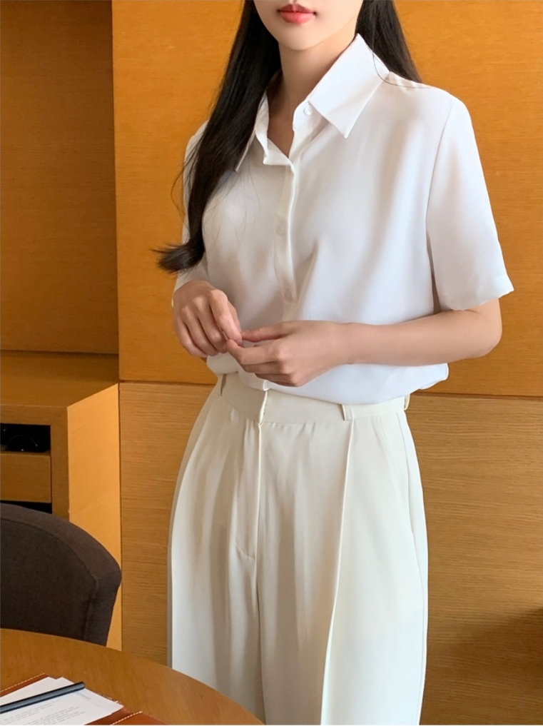 아뜨랑스 베이직 반팔 블라우스