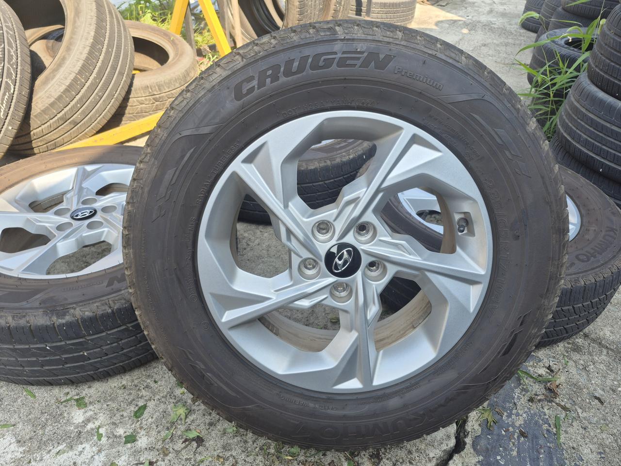 투싼nx5 순정 17인치휠타이어