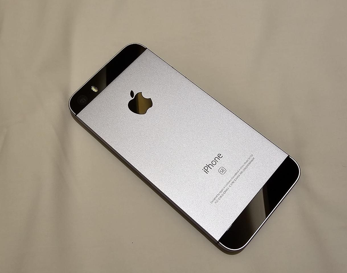 [짜깁기X정품] 아이폰 SE1 128GB 배터리신품 카메라무음 S급