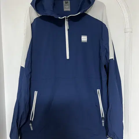 아이더 바람막이