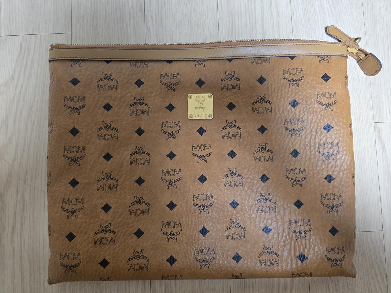 MCM 비세토스 클러치